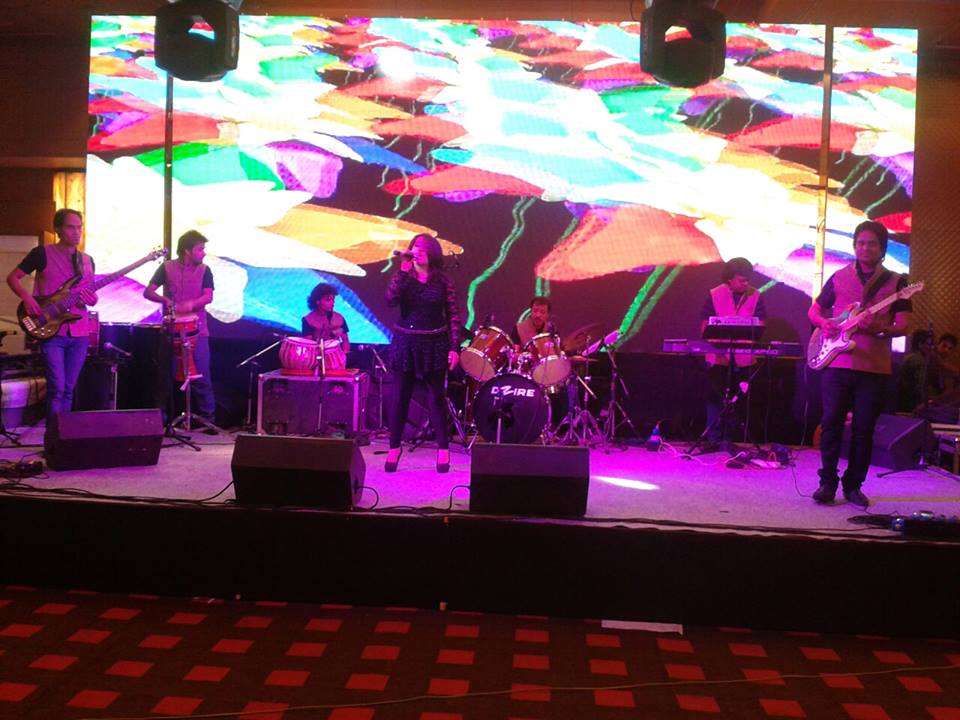 live bollywood singer delhi